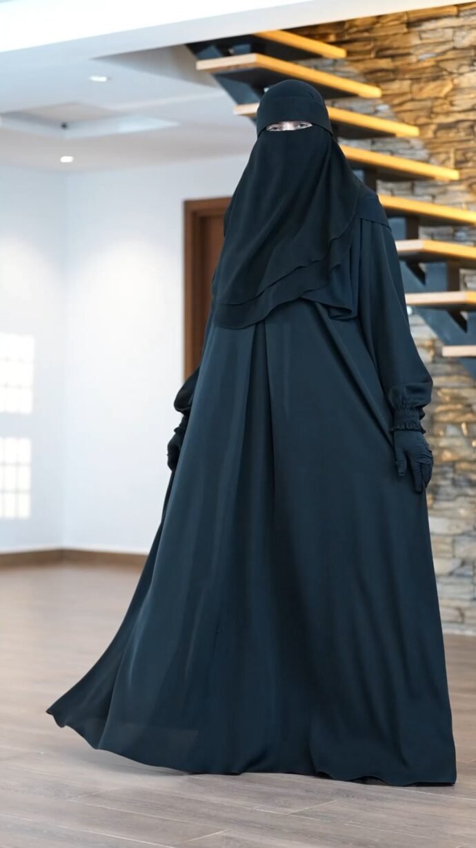 ⁦حجاب اسود غرابي بتفصيل ايفازي⁩ - الصورة ⁦6⁩