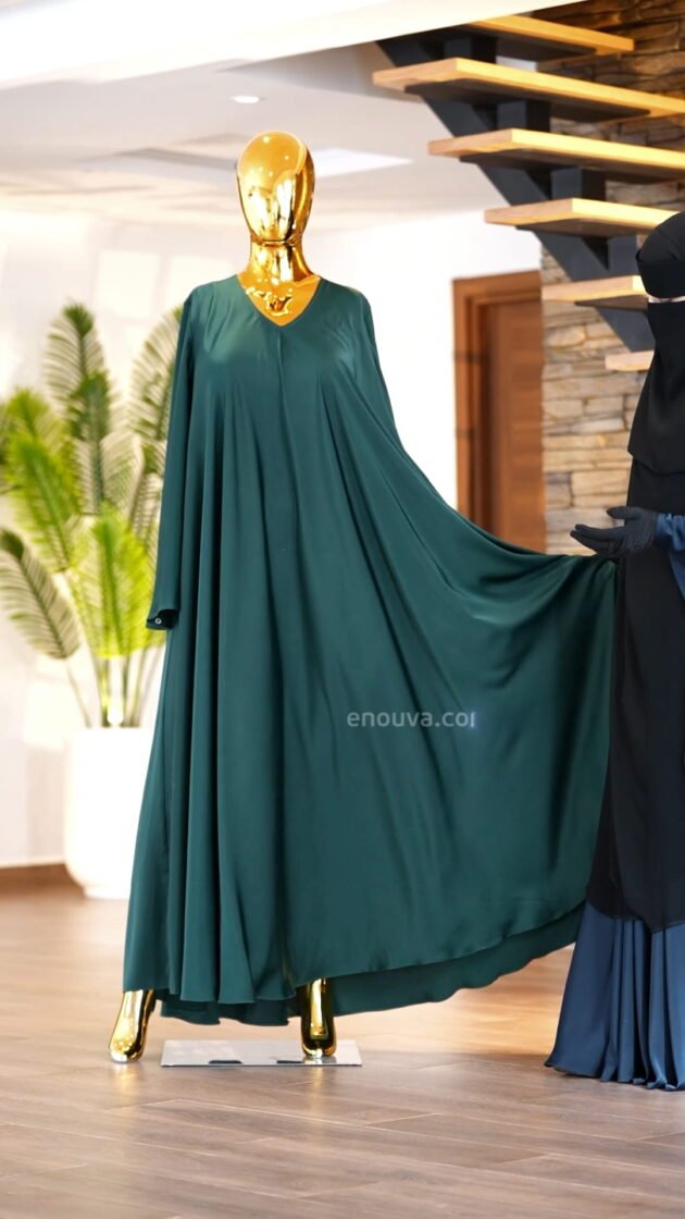 عباءة دوبل كلوش متوفرة بلاثة الوان انيقة